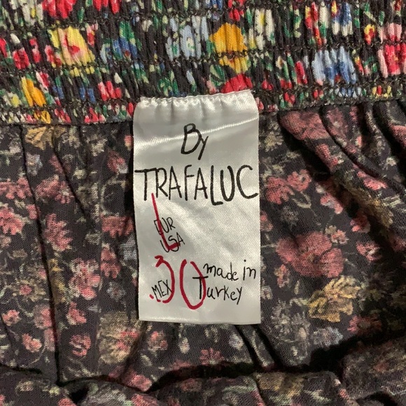 Floral skirt - Picture 3 of 3